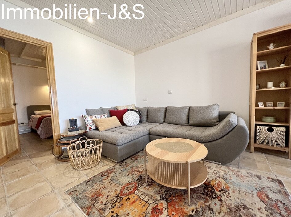 Gemütlicher Bungalow mit schönem Meerblick auf einem Grundstück von 7000 m²