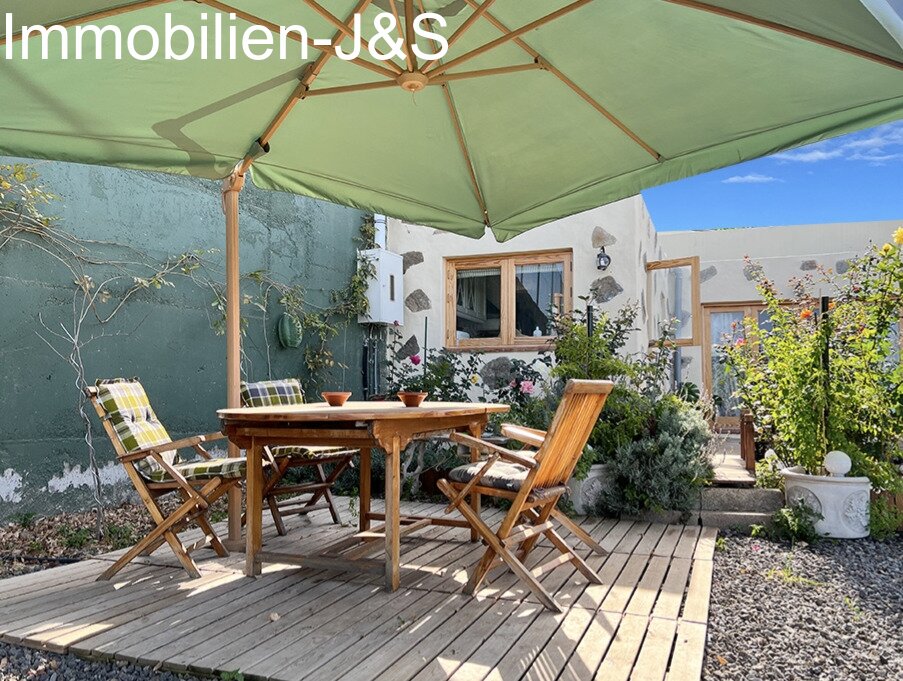 Gemütlicher Bungalow mit schönem Meerblick auf einem Grundstück von 7000 m²