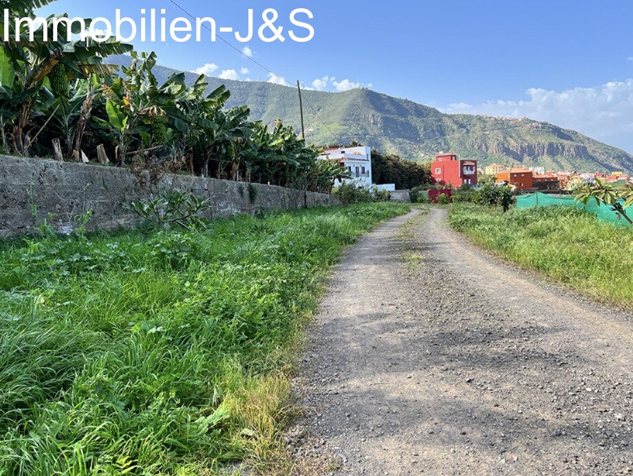 Gemütlicher Bungalow mit schönem Meerblick auf einem Grundstück von 7000 m²