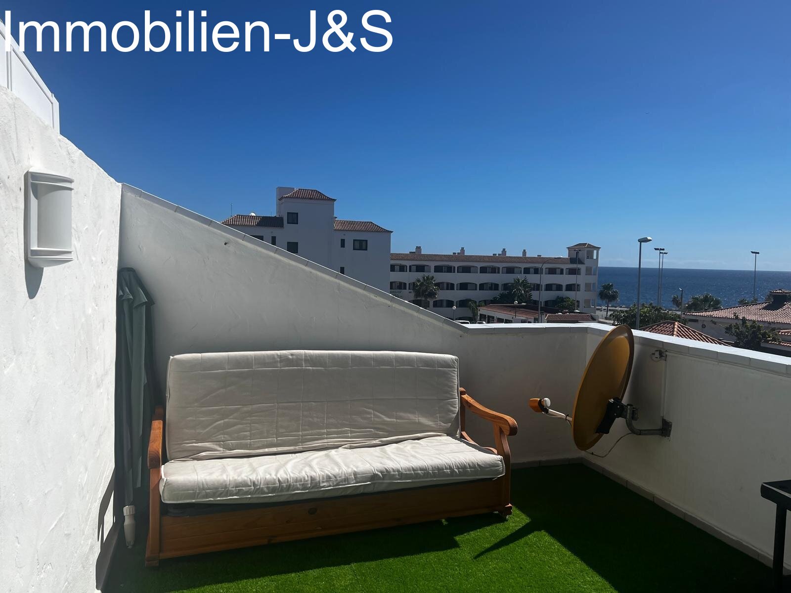 Schickes Duplex mit 3 Schlafzimmern und Stellplatz in Costa de Silencio