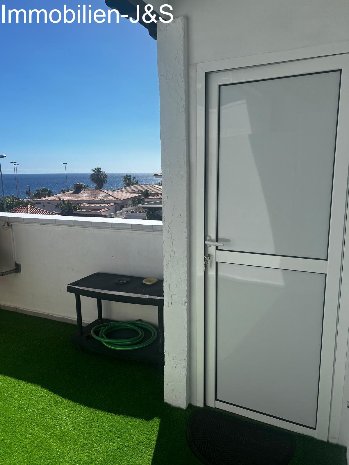 Schickes Duplex mit 3 Schlafzimmern und Stellplatz in Costa de Silencio