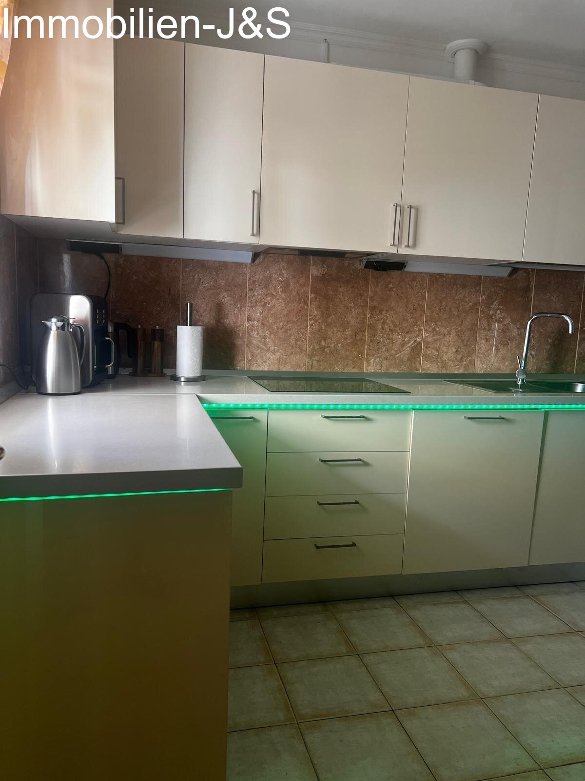 Schickes Duplex mit 3 Schlafzimmern und Stellplatz in Costa de Silencio