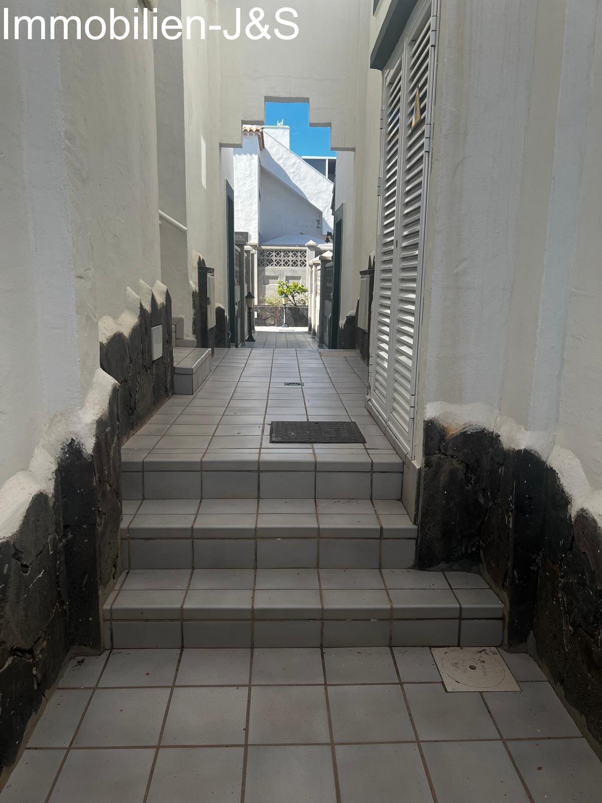 Schickes Duplex mit 3 Schlafzimmern und Stellplatz in Costa de Silencio