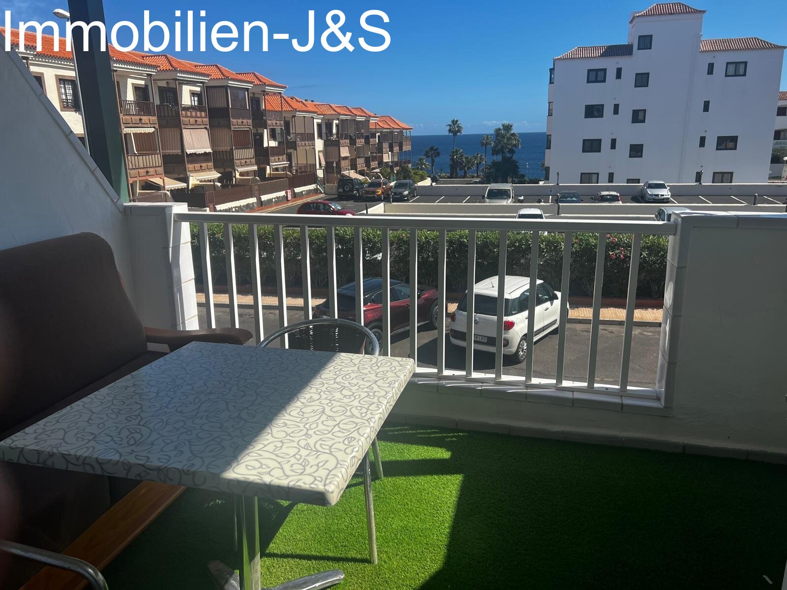 Schickes Duplex mit 3 Schlafzimmern und Stellplatz in Costa de Silencio