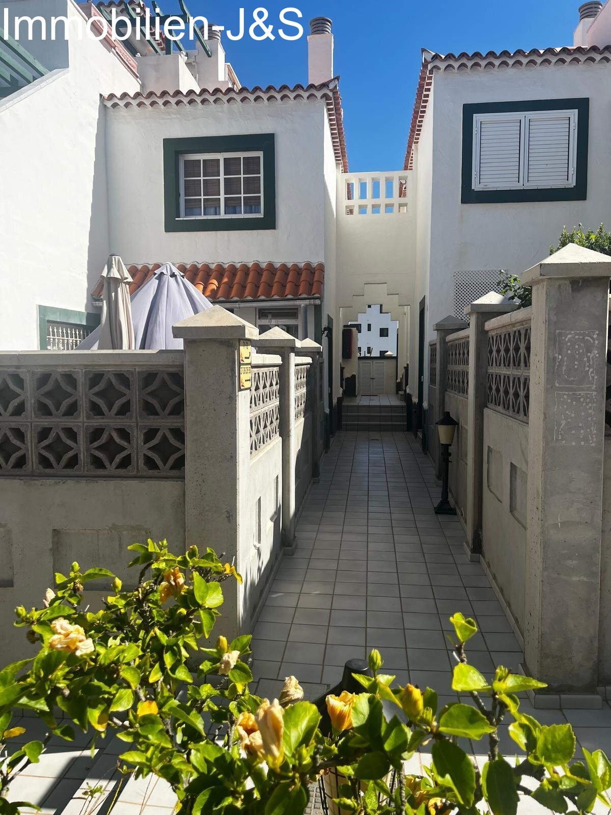 Schickes Duplex mit 3 Schlafzimmern und Stellplatz in Costa de Silencio