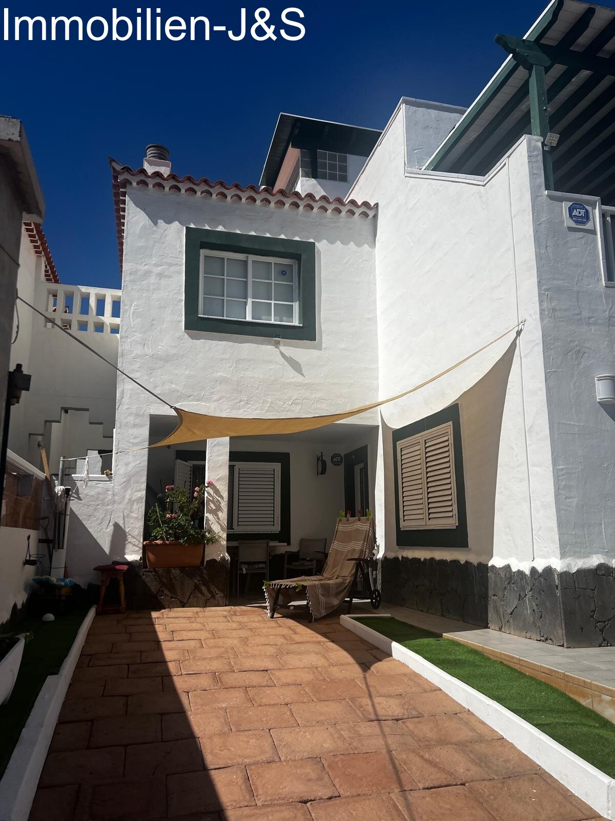 Schickes Duplex mit 3 Schlafzimmern und Stellplatz in Costa de Silencio