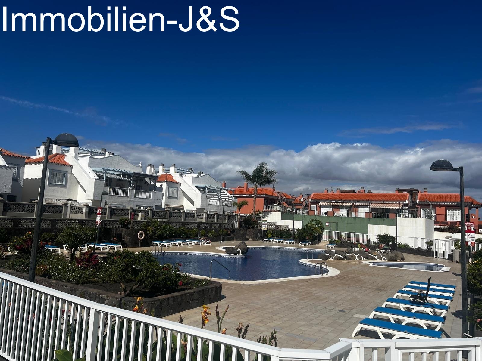 Schickes Duplex mit 3 Schlafzimmern und Stellplatz in Costa de Silencio