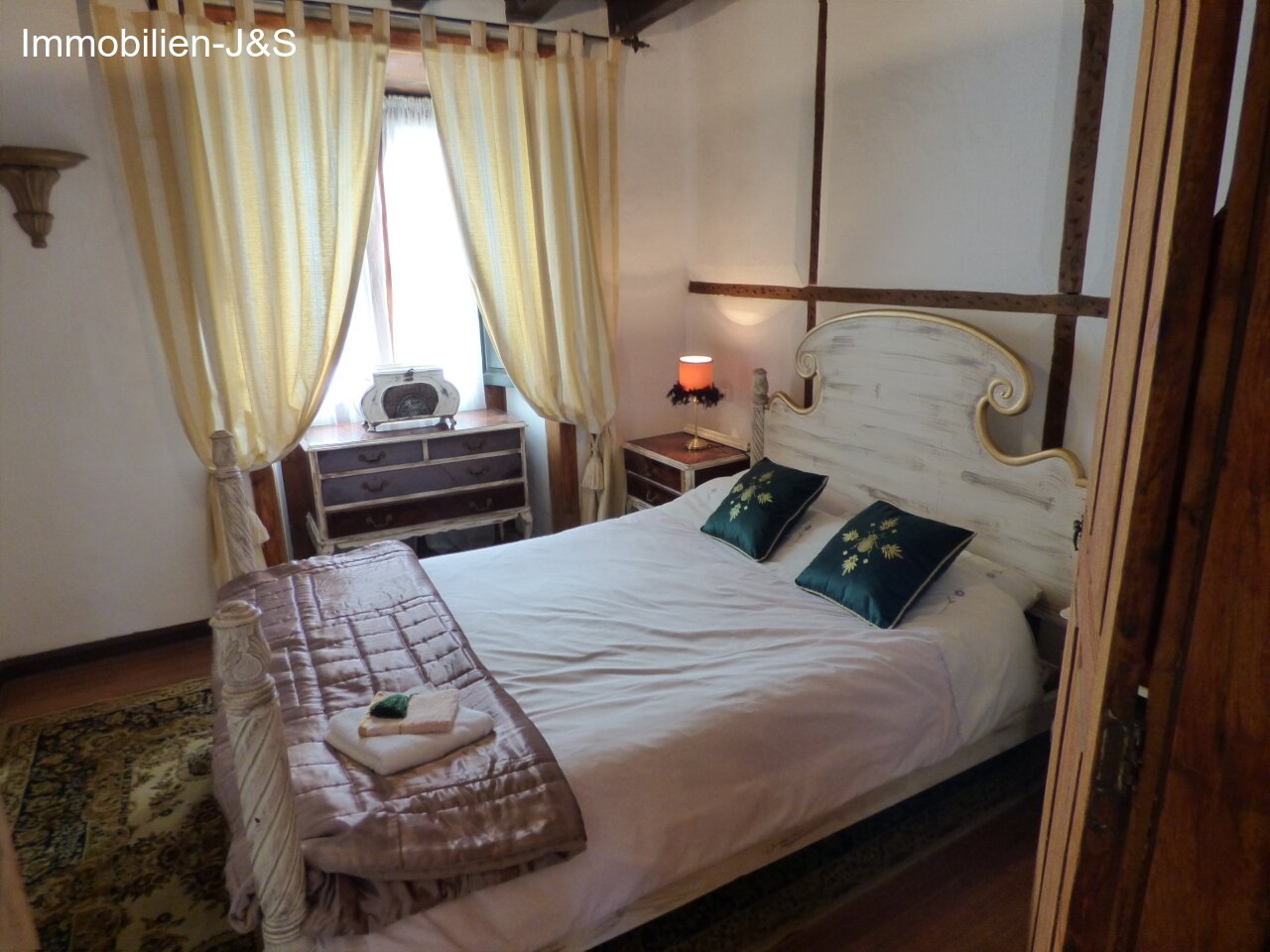 Extraordinary Canarian town house in the north of Tenerife with outbuildings