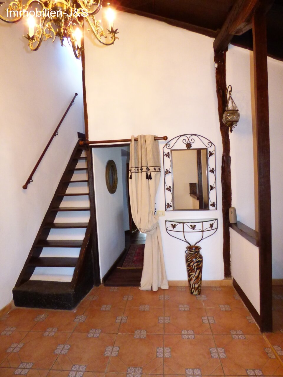 Extraordinary Canarian town house in the north of Tenerife with outbuildings