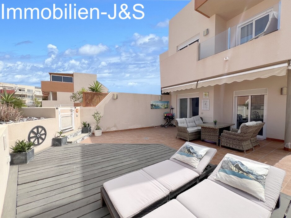 Cozy townhouse for sale on the southwest coast of Tenerife, in the beautiful tourist area of Puerto de Santiago.