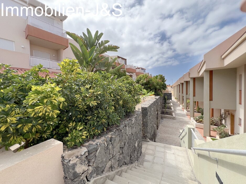 Cozy townhouse for sale on the southwest coast of Tenerife, in the beautiful tourist area of Puerto de Santiago.