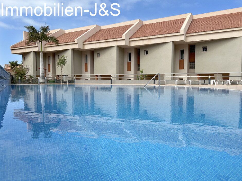 Cozy townhouse for sale on the southwest coast of Tenerife, in the beautiful tourist area of Puerto de Santiago.