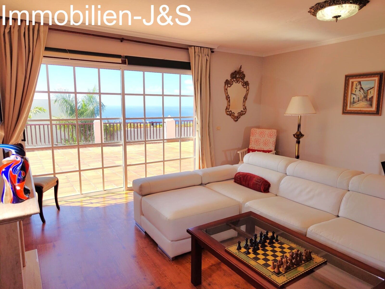 Living room with sea view