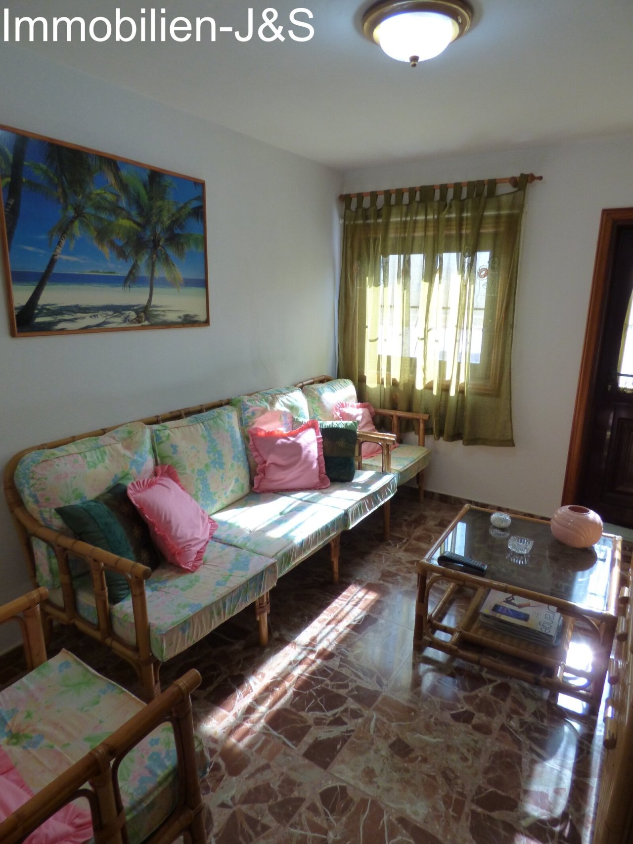 Living room upper Living room upper