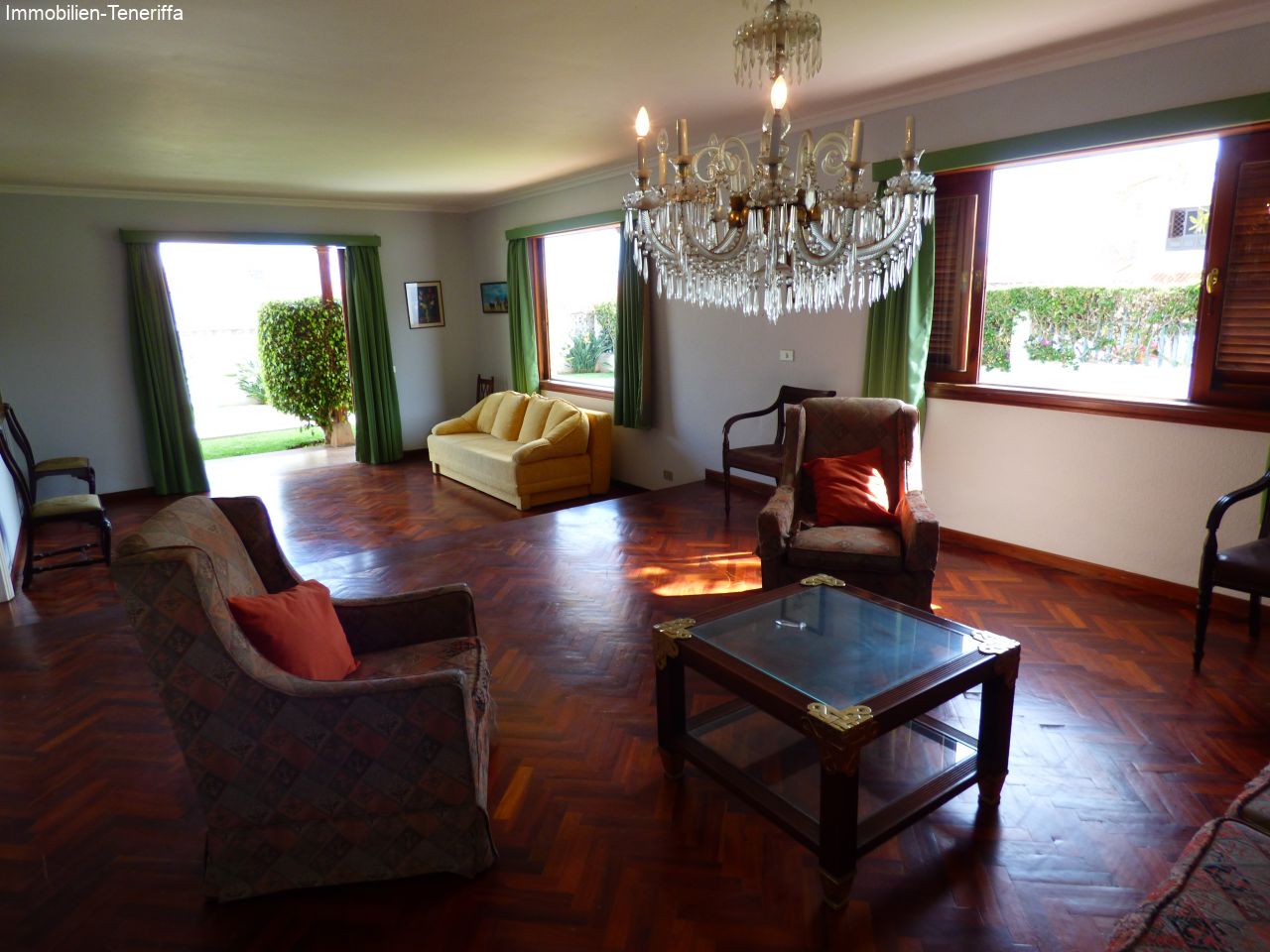 Bungalow con mucho espacio y parcela en el corazón de La Paz, Puerto de la Cruz