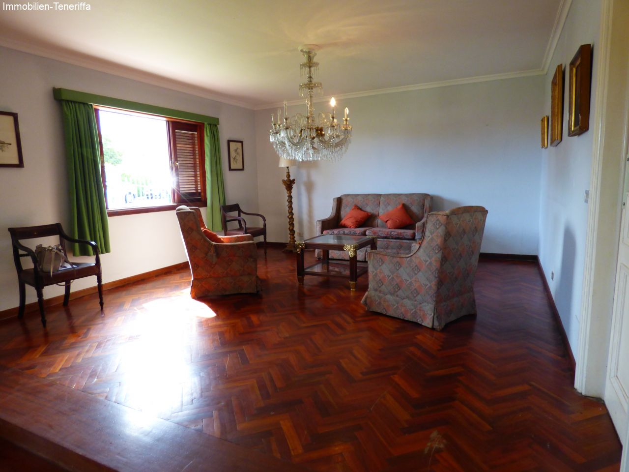 Bungalow con mucho espacio y parcela en el corazón de La Paz, Puerto de la Cruz