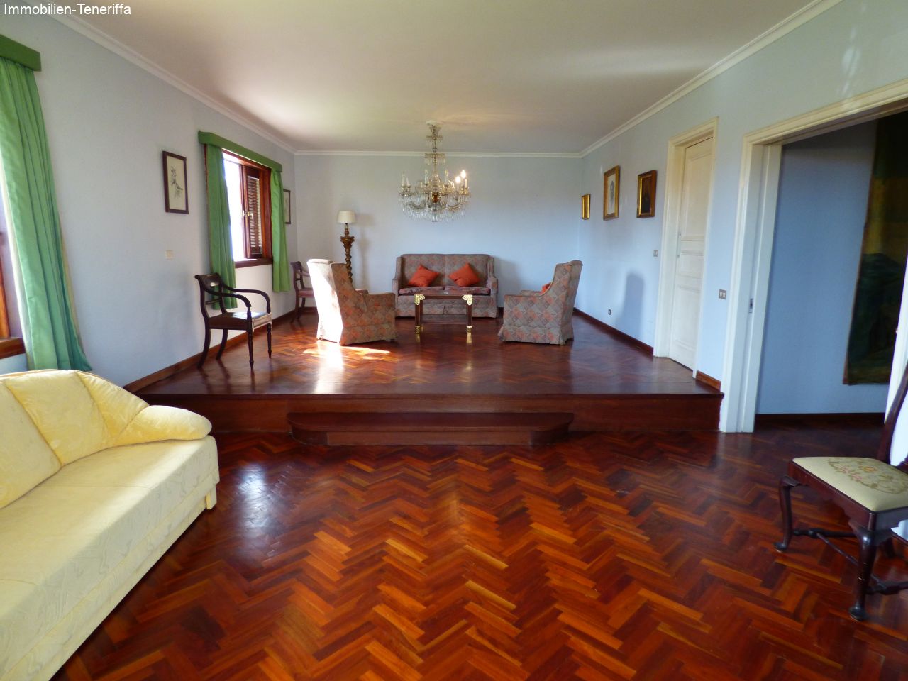 Bungalow con mucho espacio y parcela en el corazón de La Paz, Puerto de la Cruz