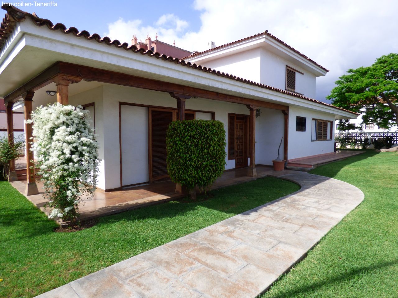 Bungalow con mucho espacio y parcela en el corazón de La Paz, Puerto de la Cruz