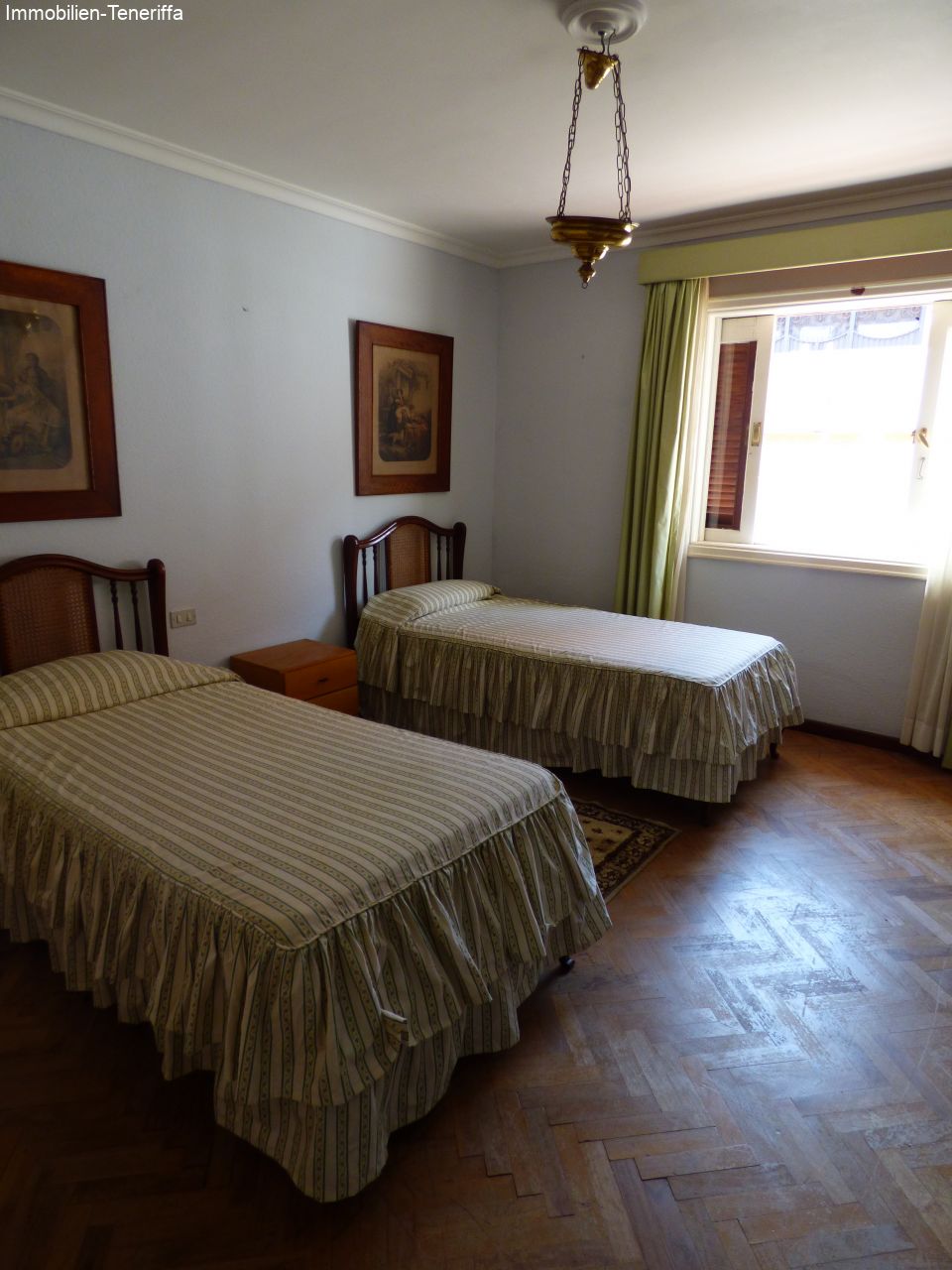 Bungalow con mucho espacio y parcela en el corazón de La Paz, Puerto de la Cruz