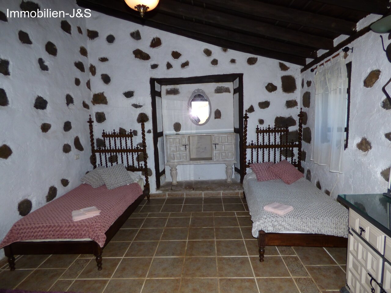 Extraordinaria casa de pueblo canaria en el norte de Tenerife con dependencias