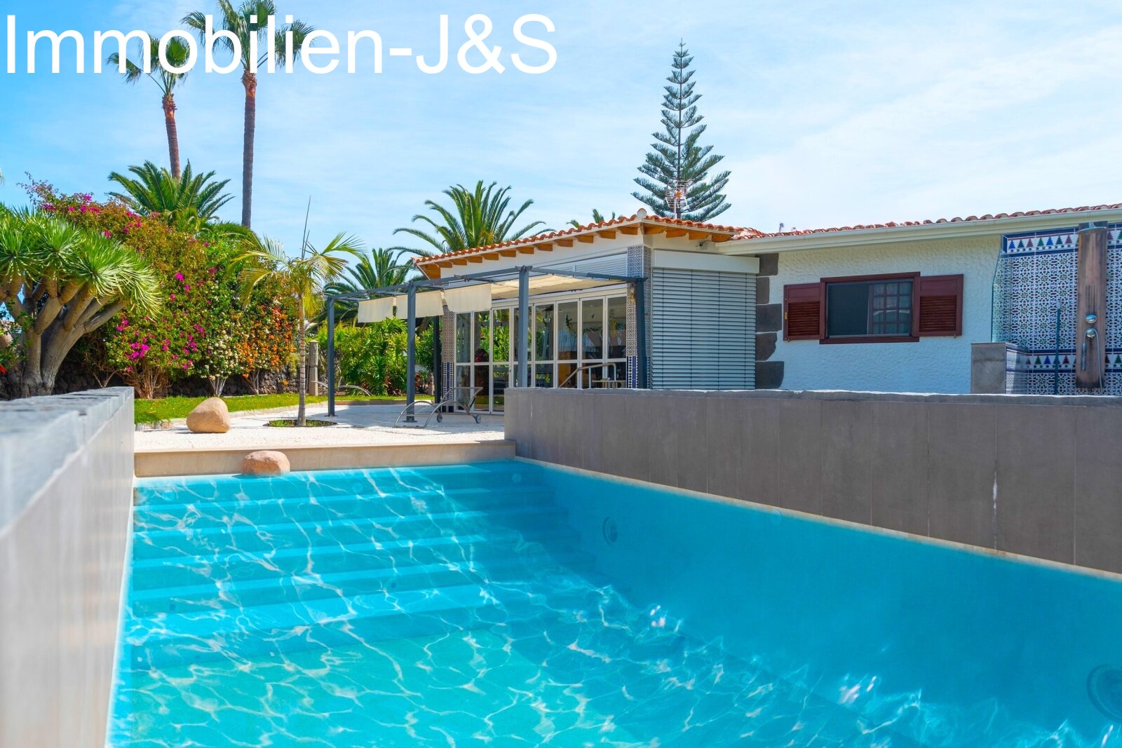 Piscina climatizada con energía solar